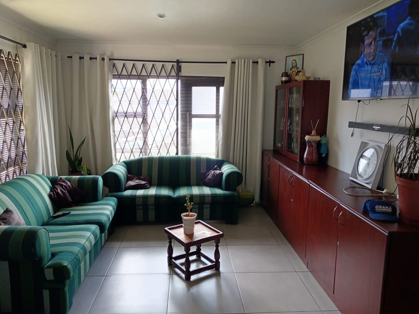 4 Bedroom Property for Sale in Hillview Western Cape